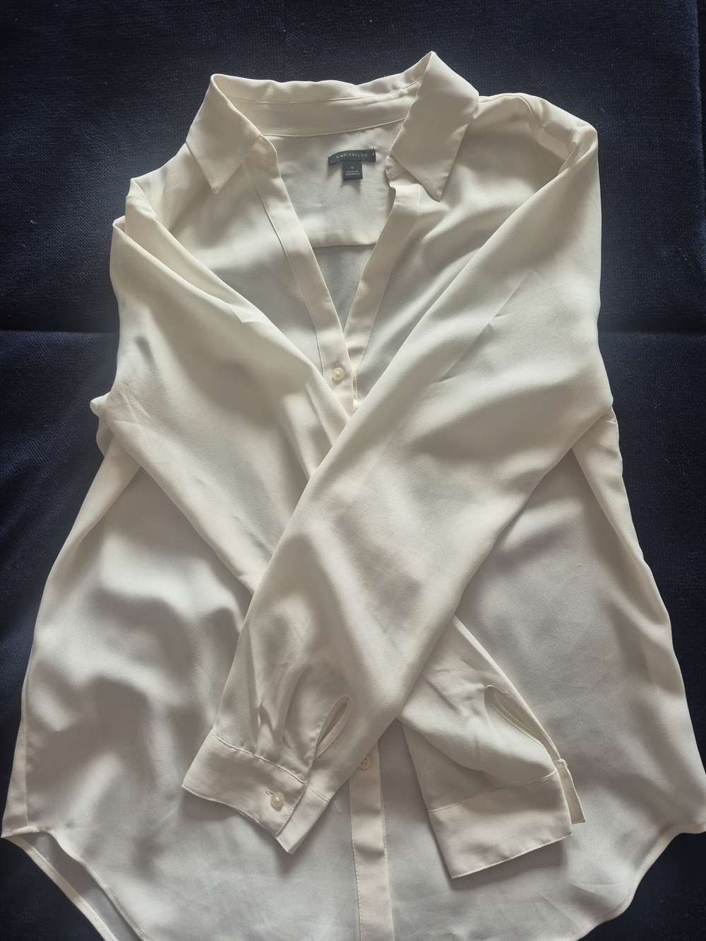 Ann Taylor  Ivory Blouse EUC